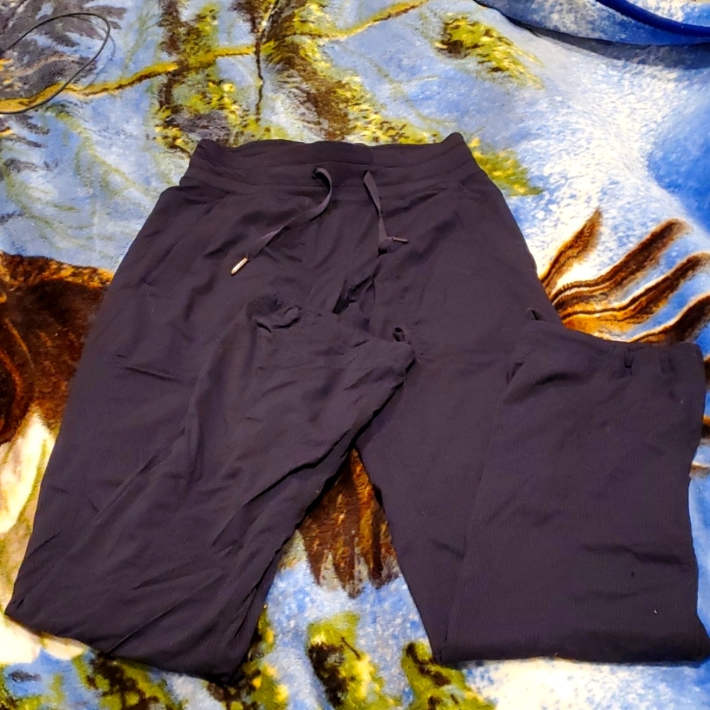 Lululemon joggers with adjustable ankles